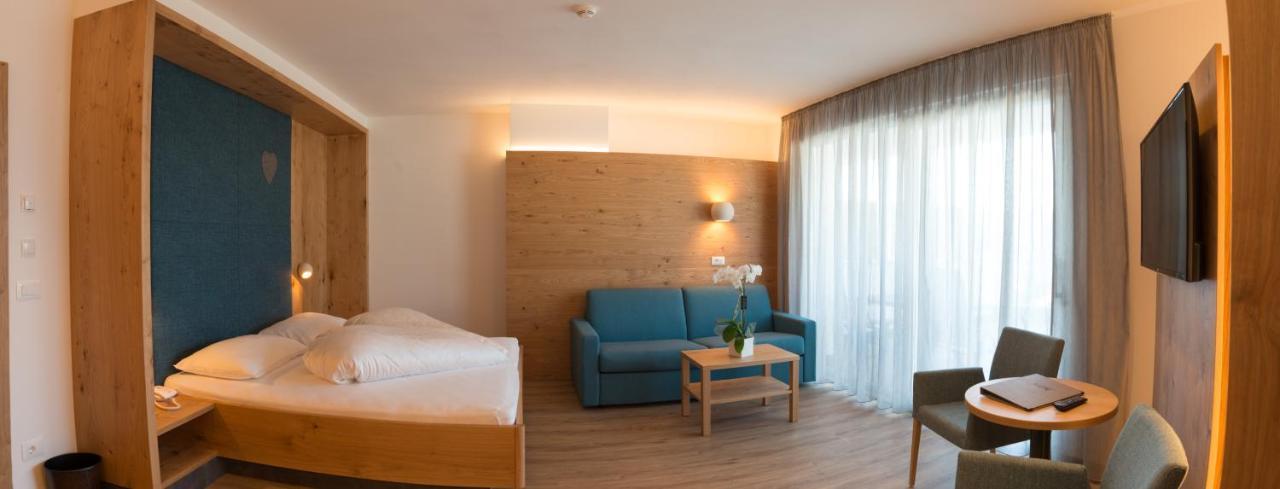 טירולו Hotel Garni Herz מראה חיצוני תמונה