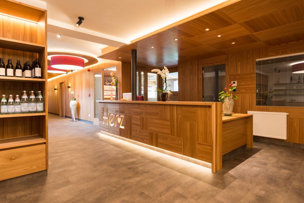 טירולו Hotel Garni Herz מראה חיצוני תמונה