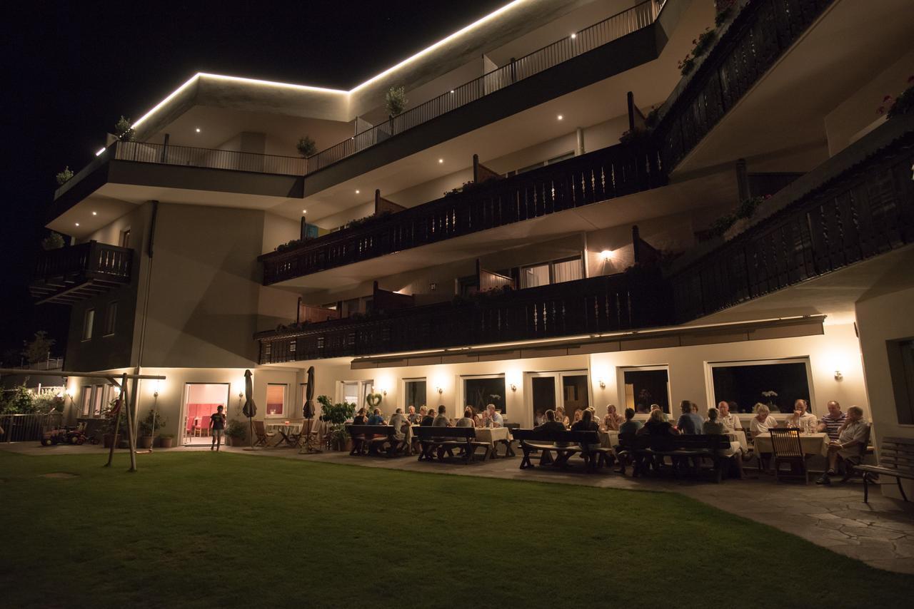טירולו Hotel Garni Herz מראה חיצוני תמונה
